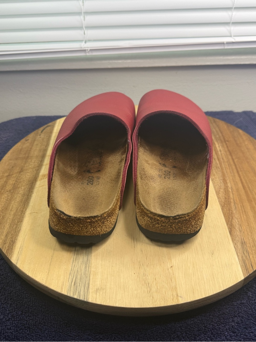 Birkenstocks (Women’s 9 Men’s 7) - Picture 4 of 8